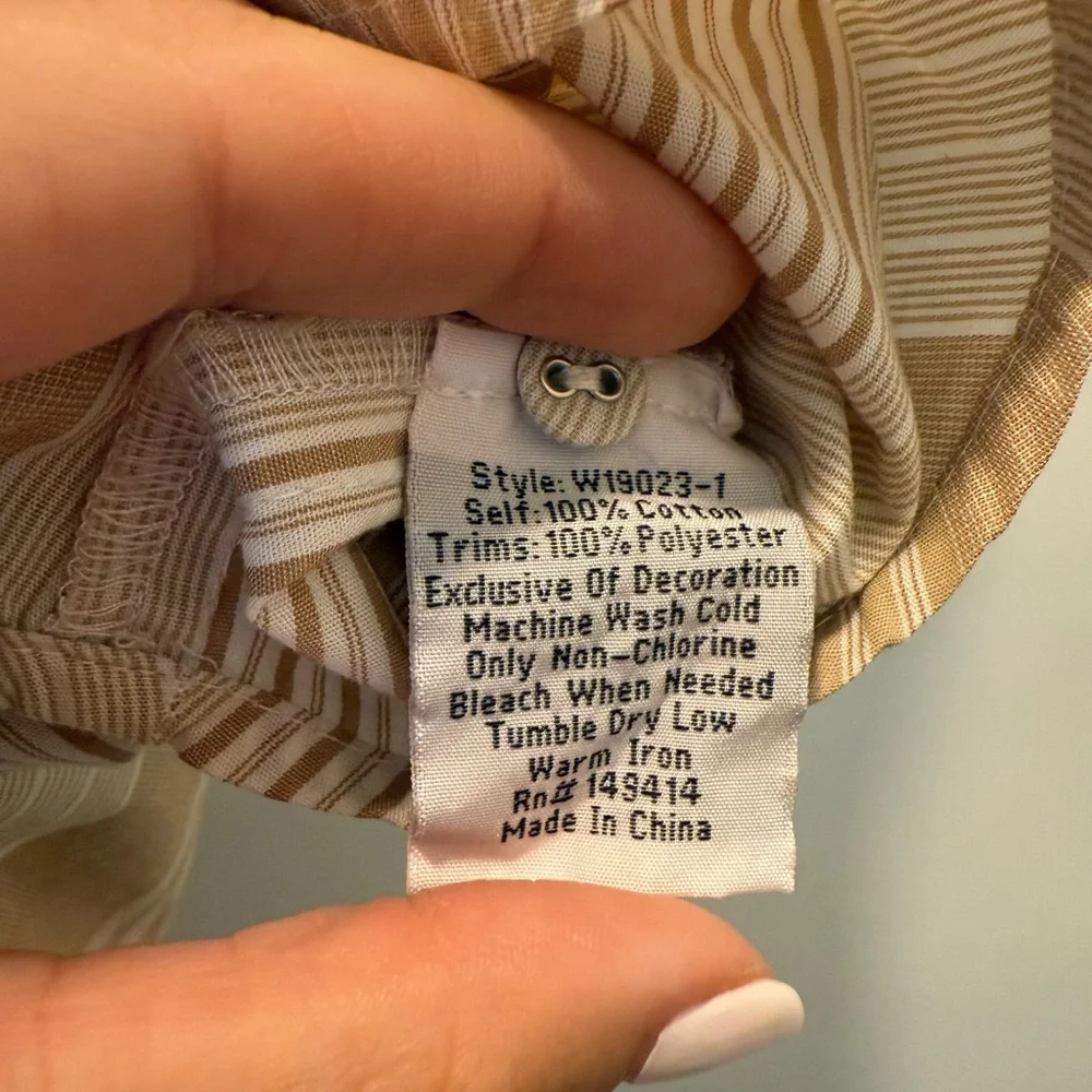 Johnny Was PETUNIA SMOCKED LISBON SHIRT. Size M - Picture 7 of 8